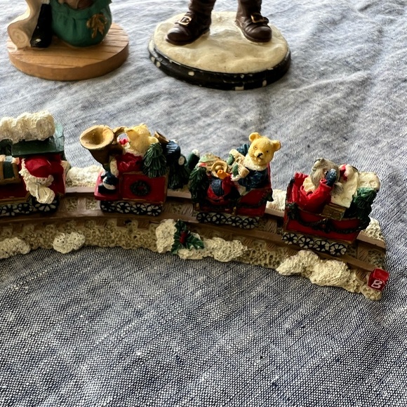 Set of 3 - Two Santa’s and a Christmas Train - Picture 4 of 16